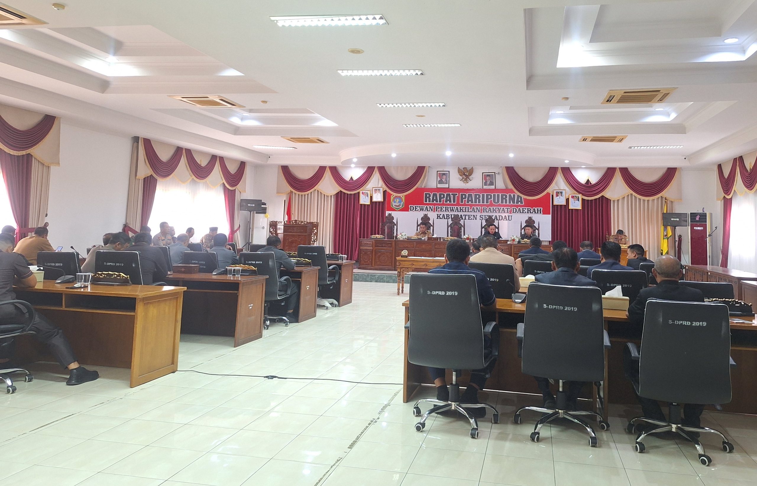 Sidang Paripurna ke-16 Masa Persidangan ke-2 dengan agenda penyampaian keputusan rekomendasi DPRD terhadap Laporan Keterangan Pertanggungjawaban (LKPJ) Bupati Sekadau Tahun 2025. (Foto:wn)